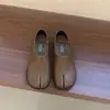Zapatos de Pezuña de Cerdo con Dedos Separados, Zapatos Planos Individuales para Mujer, Temporada Primavera y Otoño 2026, Zapatos Negros de Cuero sin Cordones