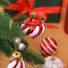 Novo enfeite decorativo de bola de Natal 2025, pequeno pingente, plástico galvanizado e pintado, bengala de doce vermelha, estrela hexagonal