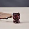 Tallados de Animales Zodiacales en Palo de Rosa - Cordones para Teléfono de Madera Maciza, Dijes para Bolsos y Colgantes Decorativos - Mayoreo