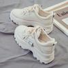 2025 Novos Tênis de Pai Outono e Inverno Aumento de Altura Sola Grossa Sapatos Brancos Sapatos Esportivos e Casuais de PU Femininos Atacado