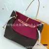 Bolsos de Alta Calidad para Madres Políticas de Mujer Enviados desde Guangzhou, Bolsos Transfronterizos de Comercio Exterior para Mujer, Bolsos de Hombro Estampados para el Trabajo que se Pueden Llevar Debajo de la Axila