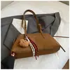 Bolsa de Luxo Acessível com Aparência Sofisticada para Mulheres 2025 Inverno Nova Moda Retrô Nicho Bolsa de Ombro para o Dia a Dia Bolsa Casual de Axila