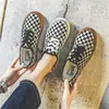 Zapatos de Lona a Cuadros Blanco y Negro Estudiantes Femeninas Estilo Retro Hong Kong Versátiles Zapatos de Patineta Estilo Coreano Estilo Harajuku ulzzang Zapatos Casuales