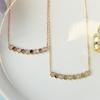Collar de panal con incrustaciones de diamantes y acero de titanio en oro rosa de 18 quilates para mujer, estilo Liu Yifei, con cara sonriente, cadena de clavícula de lujo ligera y nicho.