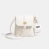 Bolso Cubo con Estampado de Gato Lindo para Mujer Transfronterizo Bolso Cruzado de Cuero Suave con Candado de Corazón y Colgante de Bola de Pelo Bolso Cruzado