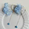 Modernos y Atmosféricos Aretes de Clip Estilo Bosque con Borlas Florales para Mujer, Frescos y Elegantes Aretes de Clip de Playa para Fotografía