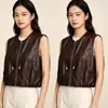 Colete de couro estilo biker coreano para mulheres, novo modelo primavera/outono 2026, sem mangas, com zíper, modelador, jaqueta curta de couro PU petite
