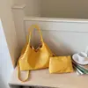 Nova Bolsa Tote Simples e Elegante, Bolsa Feminina Versátil Casual de PU Trançado, Bolsa de Ombro Retro de Grande Capacidade para o Dia a Dia com Pequena Necessaire