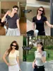 Camiseta de Manga Corta con Cuello en U Estilo Perezoso de Tencel para Mujer, Top de Verano Ajustado con Cuello Redondo y Almohadillas Integradas en el Pecho