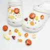 Decoraciones de zueco de dibujos animados abeja linda piña accesorios DIY hebillas de zapato dijes para zapatos versátil transfronterizo en stock al por mayor