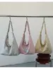 Bolsa de ombro listrada estilo coreano ins para mulheres com alça de ombro plissada ajustável, bolsa transversal de grande capacidade para estudantes e para o dia a dia