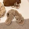 Pantuflas peludas versátiles y de moda estilo coreano para mujer, adecuadas para usar en exteriores, nuevo modelo de otoño 2026, pantuflas peludas casuales cómodas de suela plana sin cordones
