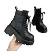 Botas femininas estilo Martin, nova coleção outono/inverno 2026, botas curtas com solas grossas para aumento de altura, efeito emagrecedor, estilo britânico, botas de moto de salto alto