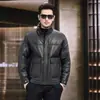 Chaqueta de invierno Haining de cuero genuino para hombre, rellena de plumón, cuello alto, piel de vaca de primera capa, forro polar, prenda exterior engrosada, estilo moderno