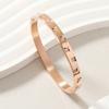 Pulsera de acero de titanio con hebilla tipo O nueva transfronteriza, lujo ligero, pulsera con cruz tallada y estrella Awn, fábrica de joyería de acero inoxidable