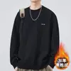 Moletom masculino com veludo interno, gola redonda, espesso, novo estilo Outono/Inverno 2026, cor sólida, manga longa, quente, casual, versátil, peso pesado, moderno