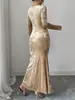 Vestido de Cauda de Peixe Elegante e Estiloso Plus Size Feminino com Tecido Brilhante que Valoriza a Figura e Molda os Quadris