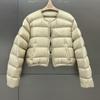 Jaqueta de Algodão Leve para Mulheres, Estilo Curto, Moda Outono e Inverno 2026 Nova Versão Coreana, Emagrecedora, Estilosa, Versátil, Casaco de Gola Redonda, Tendência