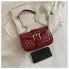 Bolsa de Mão com Corrente de Ombro Único para Mulheres, Estilo Punk Fashionável com Rebites, Design Simples Único 2026, Grande Capacidade