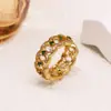 Anillo Hueco de Encaje Vintage Estilo Francés Nicho de Alta Gama Lujo Ligero Par de Anillos Esmeralda Anillo Vintage Abierto para Mujer Versátil