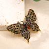 Broche de Mariposa con Diamantes Dorado Oscuro Retro Sentido Avanzado Nicho Diamante Pedrería Insecto Clásico Broche para Ropa