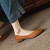Jin Bukang Zapatos de Tacón Grueso Estilo Francés Retro para Mujer Primavera Nuevos Zapatos Bajos de Punta Aguda de Cuero para Celebración de Internet Combinan con Todo de una Sola Capa