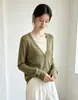 26 Cardigan de Tricô Color Block Retrô com Decote V Falso Duas Peças Solto Emagrecedor Suéter Fino com Temperamento Feminino Casaco Top