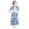 Vestido Estampado de Porcelana Azul e Branca de Verão Manga Curta Abotoamento Simples Moda Europeia e Americana Versátil Cintura Afunilada Posicionamento