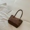 Bolso tote de gran capacidad nuevo para principios de otoño de 2026, bolso de hombro simple para mujer, bolso de mano elegante y atractivo