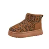 Moda Feminina Inverno 2024 Estampa de Leopardo Solado Grosso Aumento de Altura Forro de Pelúcia Quente Botas de Neve Espessadas