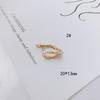Accesorios de joyería DIY al por mayor chapado en cobre color oro real 18K retenedor de color hueco tridimensional clip para la oreja aretes porosos