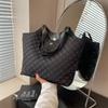 Bolsos bolsa de mujer 2023 nueva bolsa de hombro de gran capacidad moda retro personalidad europea y americana bolsa de comercio exterior una generación de pelo