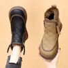2026 Inverno Novo Botas de Neve do Nordeste Sapatos de Mãe Femininos Quentes Antiderrapantes Cano Alto Retrô Botas Curtas Botas de Algodão para Senhoras