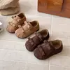 Zapatos de Frijol con Pezuña de Caballo Estilo Bosque Retro para Niñas Primavera y Otoño Nuevo Estilo Lazo Adhesivo Mágico Suela Suave Bebé Niña Versátil Zapatos Birkenstock