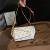 Bolso pequeño versátil y elegante de moda vintage retro transfronterizo para mujer 2026 nuevo diseño de nicho bolso de hombro bolso cruzado