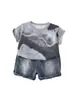 Conjunto de Verão Moderno com Manga Curta para Meninos 2026 Novo Conjunto de Verão para Meninos Manga Curta Meteor Maré Gola Redonda Moderno