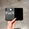 Aplicable a iPhone DUO Color Contrastante Textura de Fibra de Carbono Succión Magnética Funda Protectora Plegable a Prueba de Caídas Apple 18Fold
