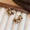 Aretes de Cristal con Diseño Nicho Coreano a Juego de Colores Lujo Ligero para Mujer Estilo Retro Aretes Contrastantes Venta al por Mayor