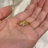 Anillo Popular de Xiaohongshu de Mariposa Dorada Brillante con Circonita de Segunda Mano, Lujo Ligero, Anillo de Lujo Ligero Exquisito de Gama Alta