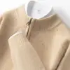 25 Prendas de Punto de Cachemira Nuevas para Hombre en Invierno Engrosadas y Cálidas Color Sólido Versátiles Simples de Media Cremallera Holgadas Cuello Alto Prendas de Punto