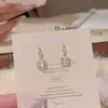 Brincos Pingente de Cubo de Açúcar Rotativo com um Toque de Luxo Leve e High-End, Brincos com Pino de Prata S925, Estilo Coreano, Brincos Exquisitos e Elegantes