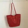 Bolso de cesta tejido muy elegante y moderno con diseño calado, bolso tote de un solo hombro, bolso de axila grande de capacidad única y a la moda