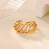 Anéis de Zircônia Novo Estilo Europeu e Americano Joias Banhadas a Ouro de Cobre com Zircônia Anéis Femininos de Luxo Leve Alto Padrão Transfronteiriços