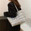Bolsa de ombro com textura de nicho, bolsa simples da moda, grande capacidade feminina, nova classe 2024, bolsa tote para viajante