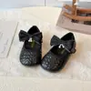 Zapatos de piel estilo Chanel para niños 2026 otoño nuevo versión coreana para niñas zapatos de princesa de suela blanda zapatos planos para bebé comercio exterior