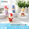 Figuritas de ponis en miniatura hechas a medida, con personajes de propiedad intelectual de dibujos animados, y sirviendo como productos derivados creativos, incluyendo figuritas 3D de goma blanda de PVC y llaveros