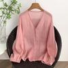 Foto Real de Camisa Top Rosa Fresca Elegante de Cuello en V Manga Larga Holgada Estilo Japonés Artístico de Otoño Nueva en Stock con Botones