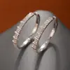 Novos Brincos da Moda Estilo Europeu e Americano com Ear Cuffs Cravejados de Diamante, Design de Nicho de Luxo Leve, Sensação de Alto Padrão, Brincos Versáteis para Venda Transfronteiriça