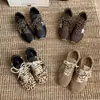 Otoño e Invierno 2025 Nuevos Zapatos de Entrenamiento Moral de Cuero Genuino Zapatos Planos para Mujer Zapatos Casuales Combinación de Colores Versátil Zapatos Deportivos Zapatos Star Forrest Gump