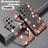 Fresco e curativo, este case de celular vermelho com estampa floral, leve e transparente é projetado para o Samsung S23 FE e oferece cobertura total com uma capa macia.